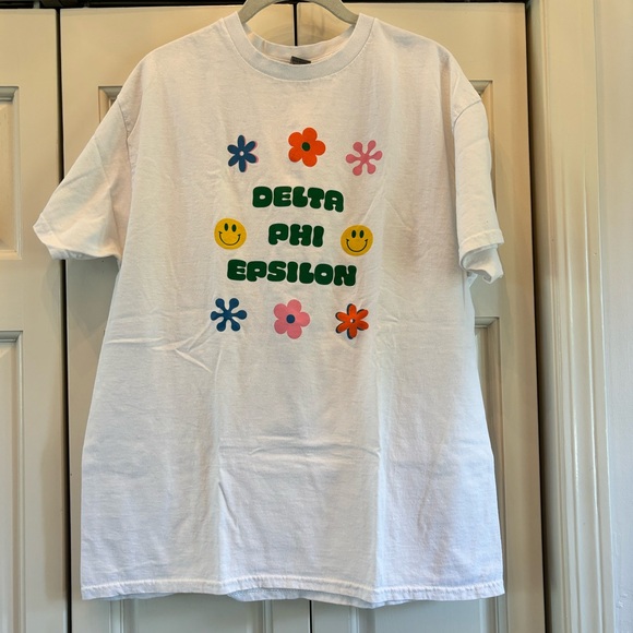 DPhiE t shirt, Delta Phi Epsilon, L - Picture 1 of 8